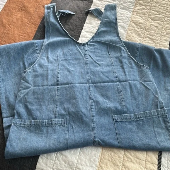 Three Bird Nest 👖 City Sunrise
Denim overalls - Picture 3 of 3